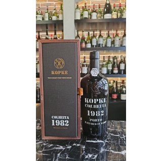 Kopke Colheita Port 1982 (750ml) (Gift Box)
